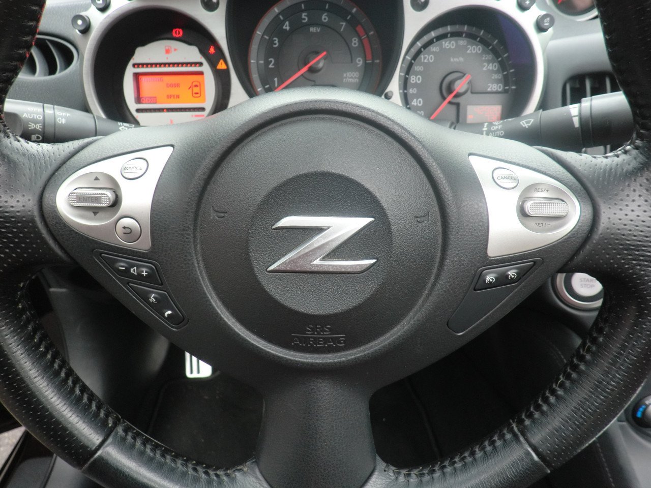 Nissan 370Z  cabrio  11-2011   43500km   Nieuwstaat