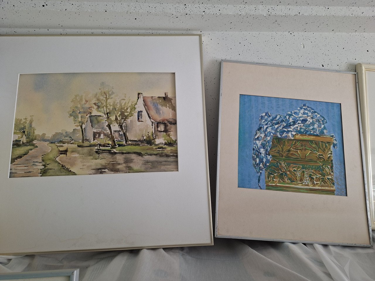 Unieke verkoop van ca 90 schilderijen (gemiddeld nog geen 5 euro per stuk)
