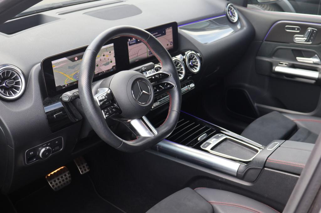 Mercedes-Benz B-Klasse 250 e amg line l panoramadak l 360 camera i head-up 