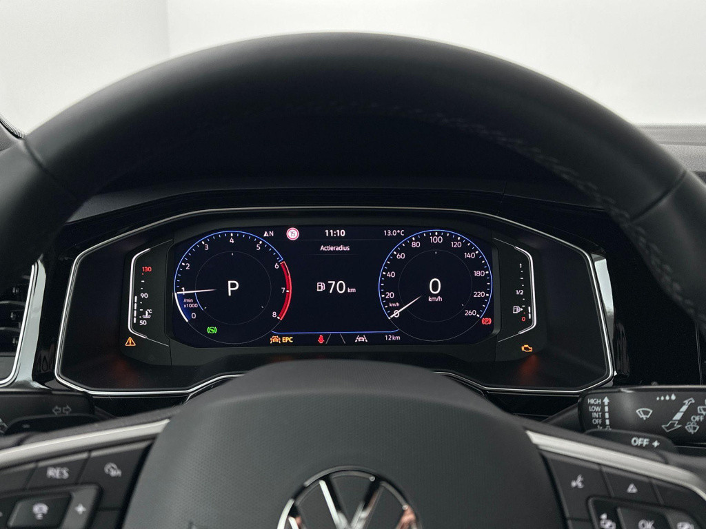 Volkswagen Polo r-line-edition 1.0 70 kw / 95 pk tsi hatchback 7 v
