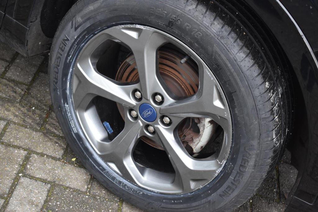 Ford Kuga 2.5 phev st-line | climate control | cruise control | winterpakke