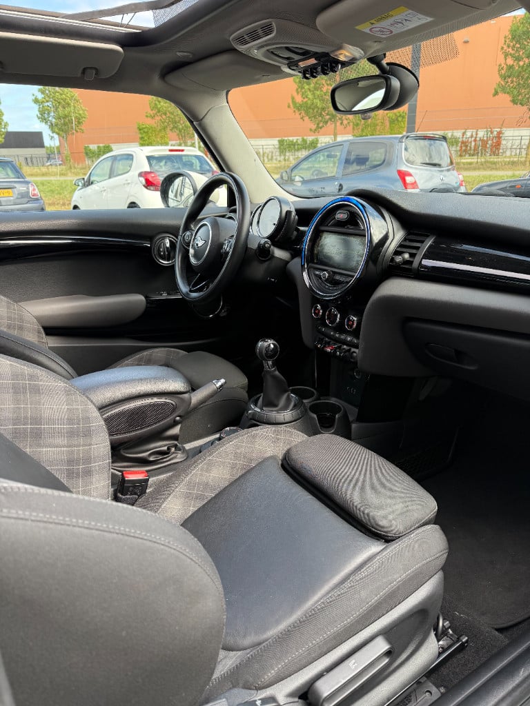 Mini Cooper 1.5 - chili - pano