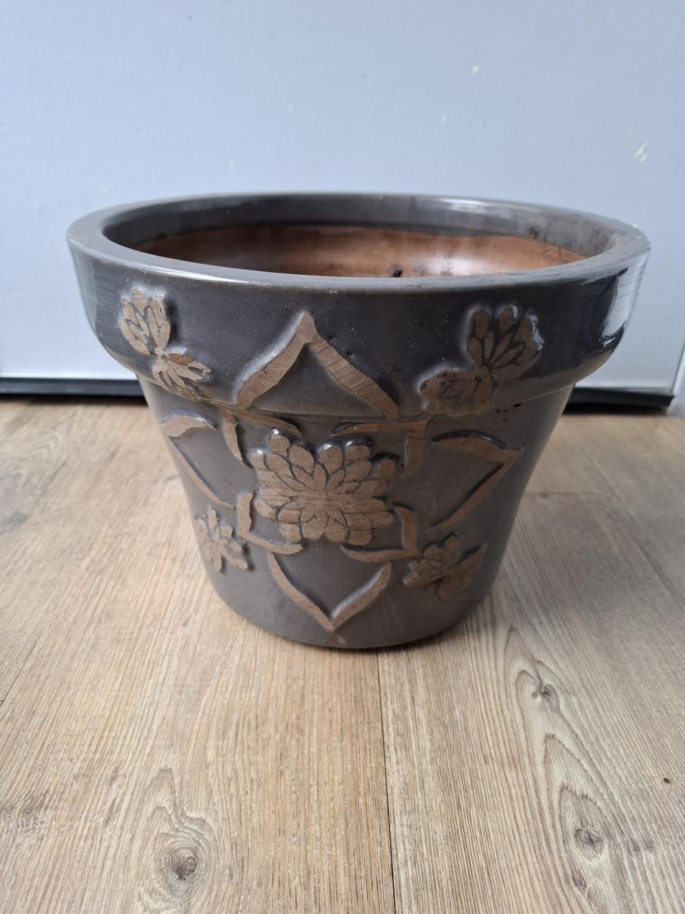 Mooie stenen buitenpot