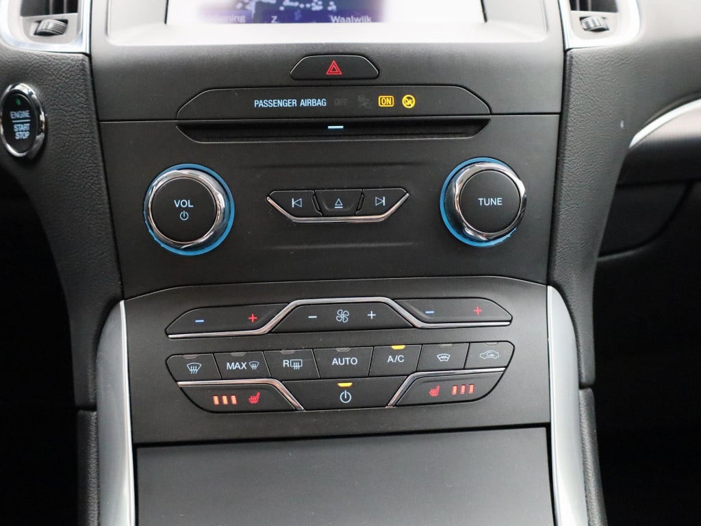 Ford Galaxy 2.5i hev titanium | automaat | 7-persoons | trekhaak | parkeer 