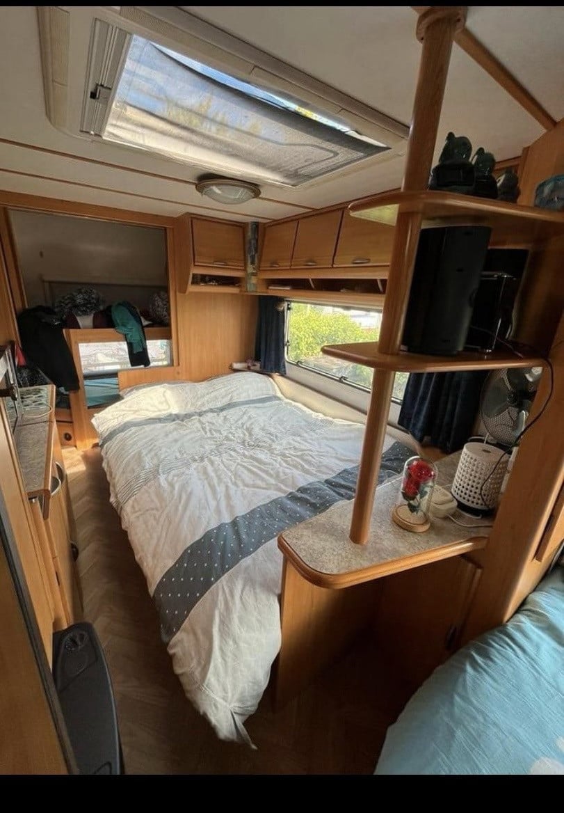 Lmc luxus caravan 560 met 4 seizoenen voortent airco compleet
