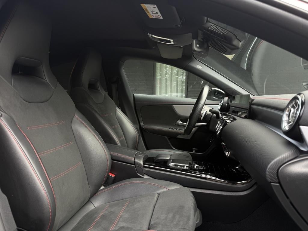 Mercedes-Benz Cla 250e - amg pakket - ambilight - pano -