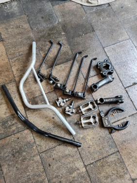 Te koop allerlei fiets onderdelen