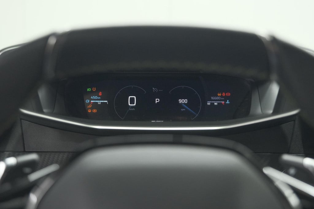 Peugeot 2008 puretech 130 eat8 gt | camera | apple carplay | parkeersensore