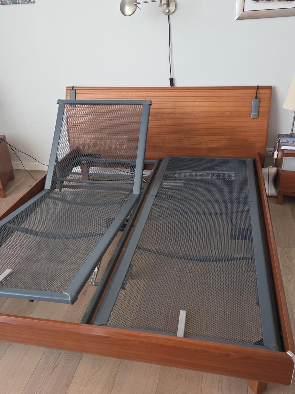 2 persoons bed met elektrisch verstelbare auping bedbodems