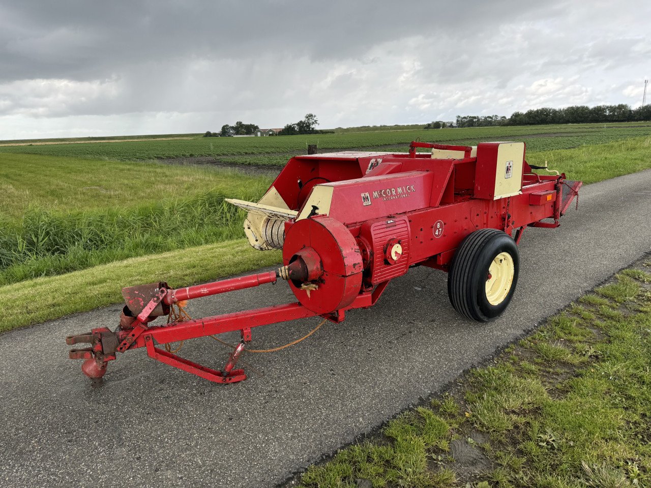International B47 kleine pakkenpers