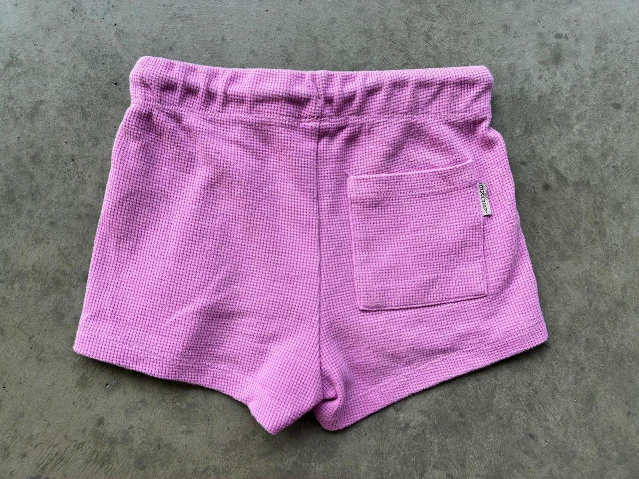 B.nosy korte broek maat 122/128
