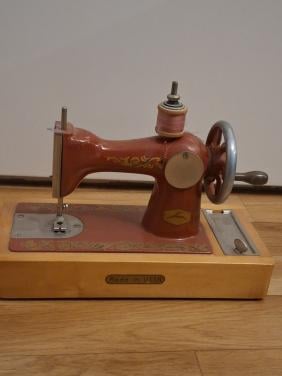Kindernaaimachine