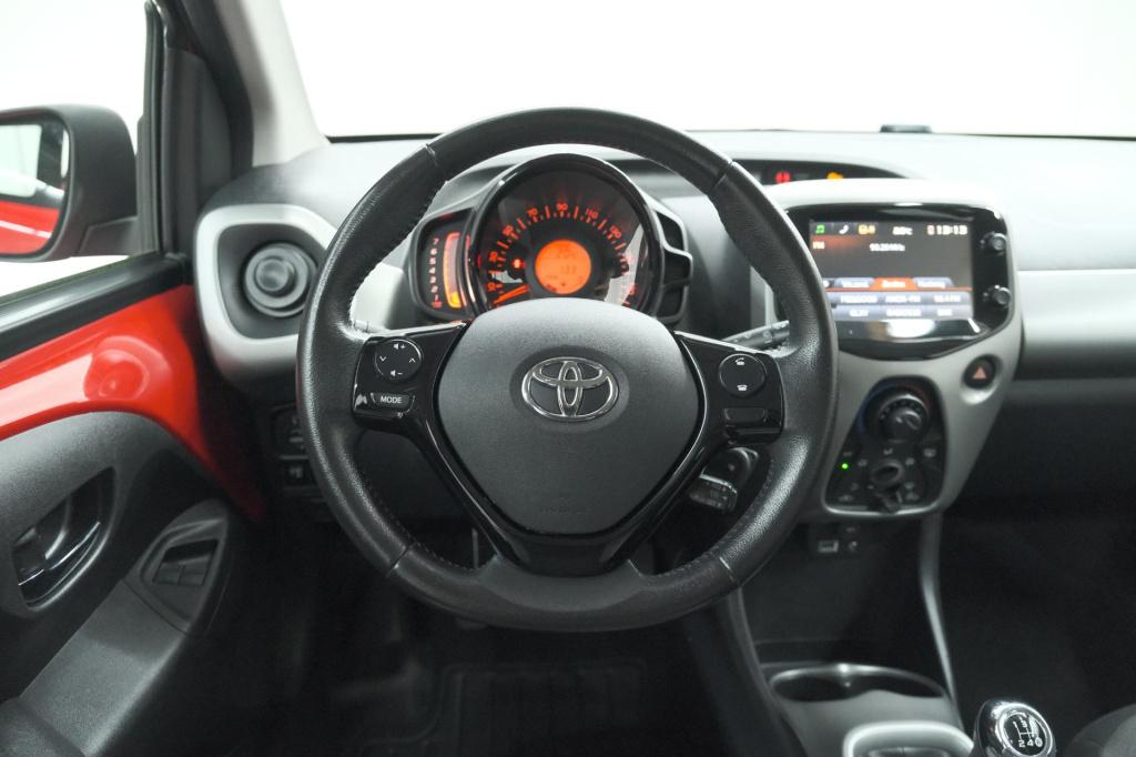 Toyota Aygo 1.0 vvt-i x-play | camera | airconditioning | allseasonbanden