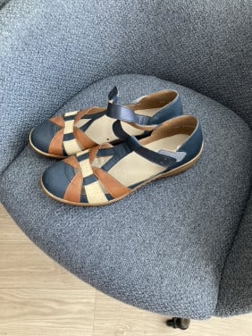 Te koop Nieuwe leren dames schoenen