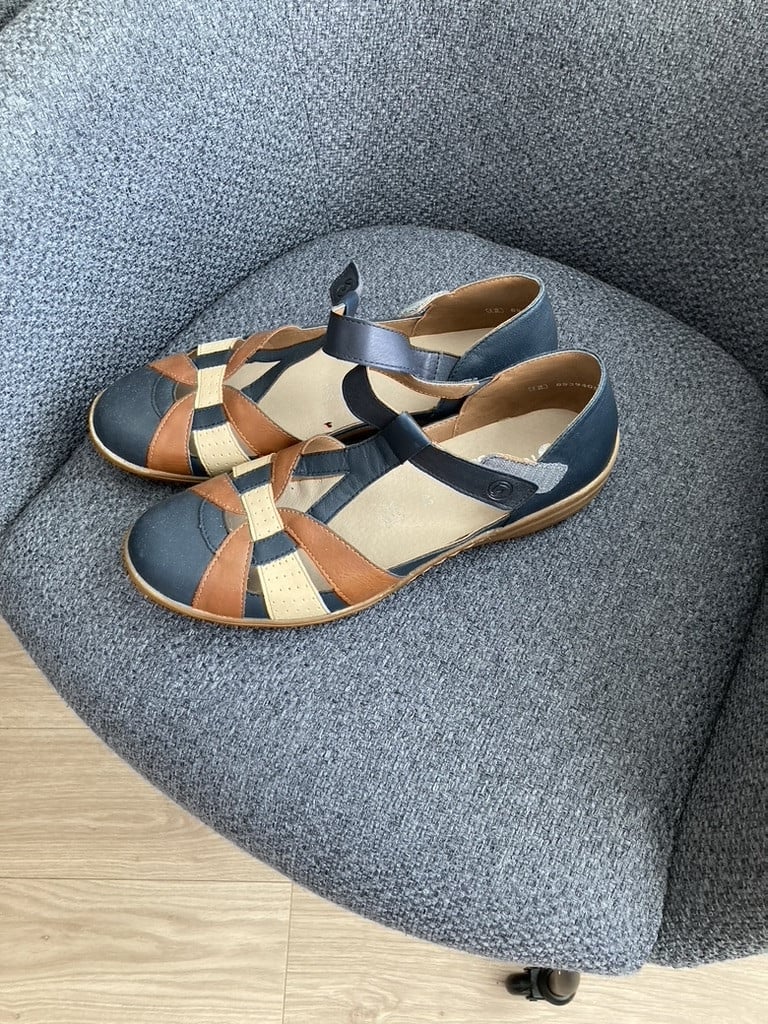 Te koop Nieuwe leren dames schoenen