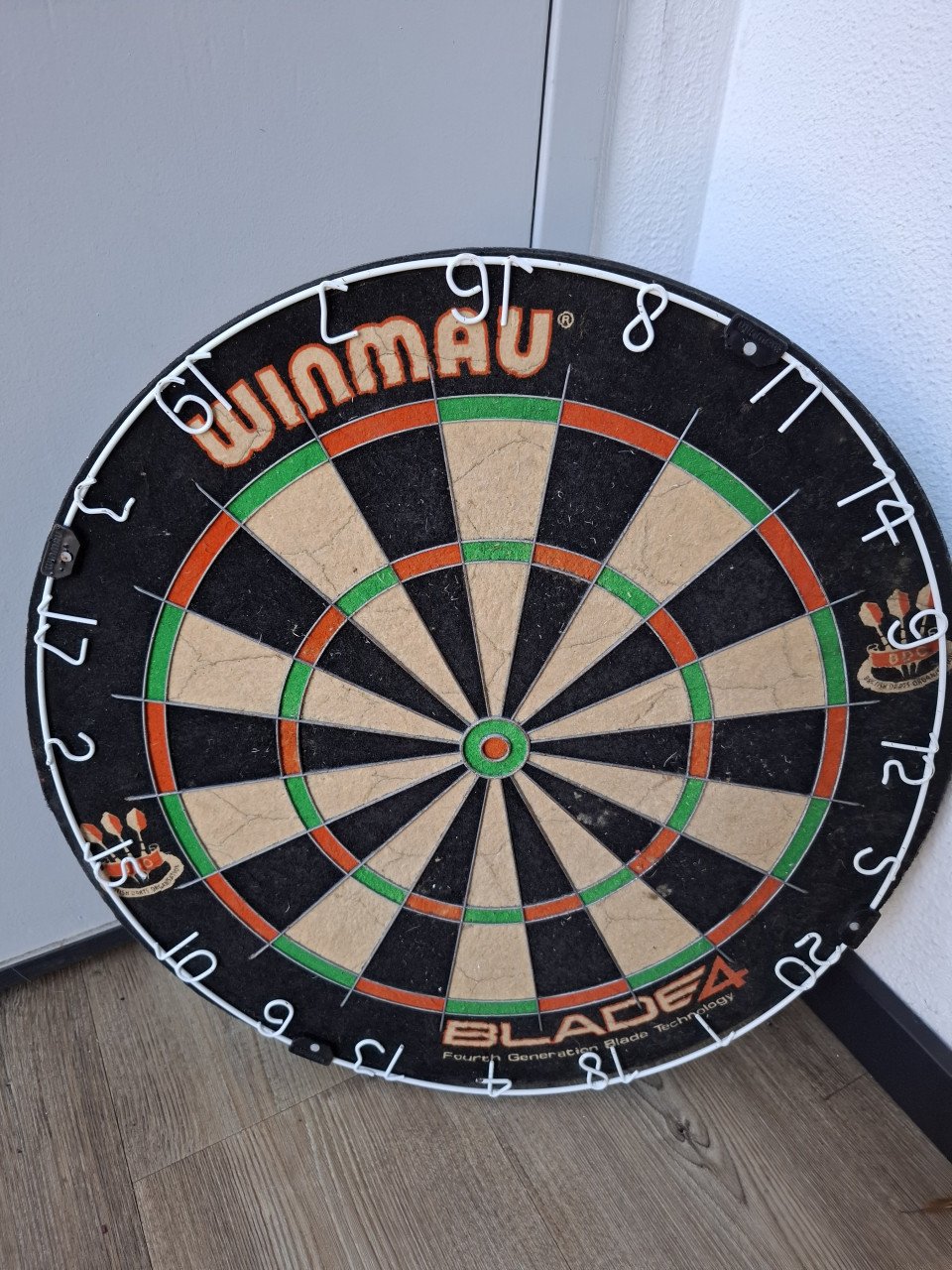 Winmau Blade 4