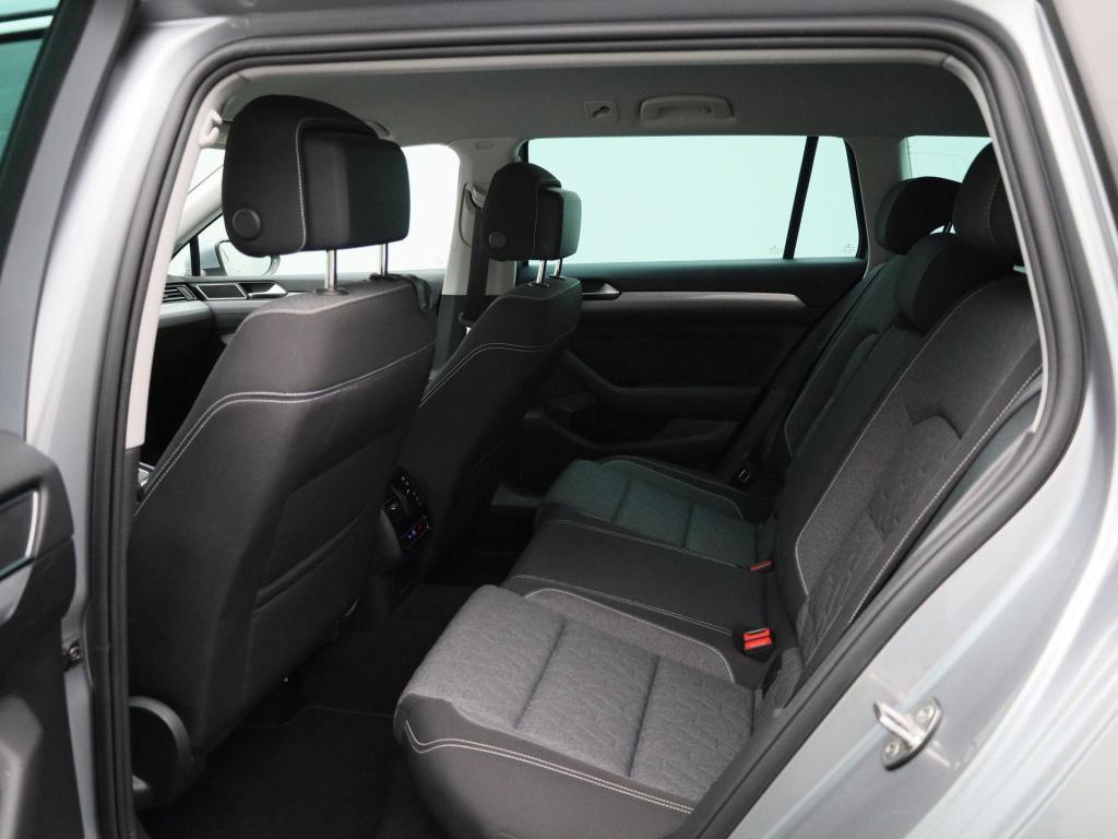 Volkswagen Passat variant 1.5 tsi business | automaat | lmv | parkeer senso
