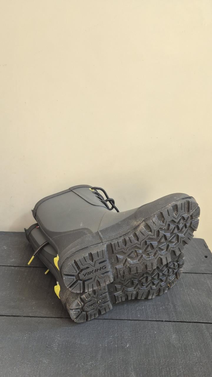 Nieuwe regenlaarzen maat 32 Materiaal: natuurlijk rubber