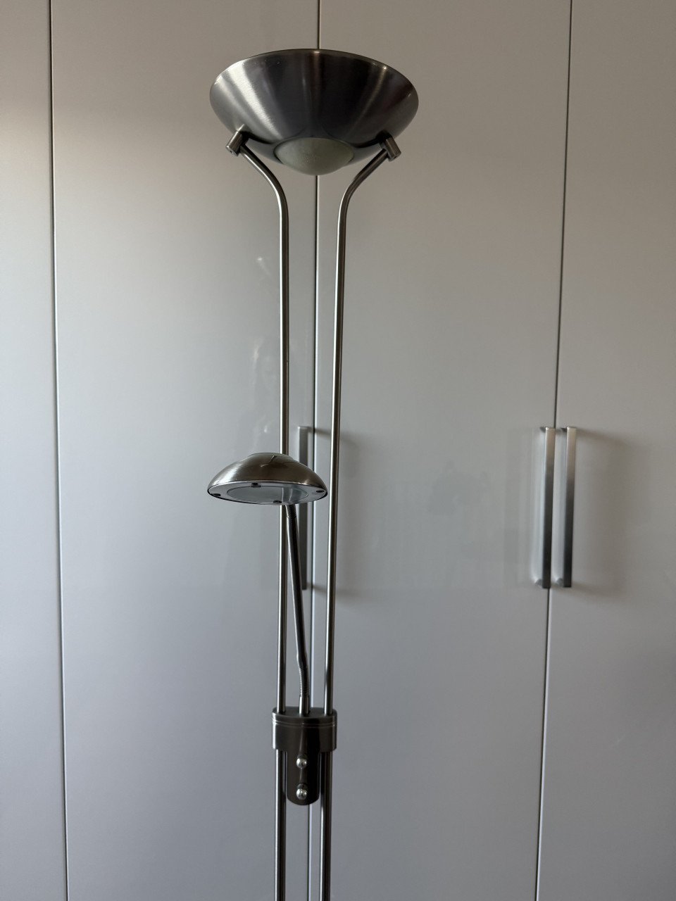 Vloerlamp zilver met 2 lichtbronnen