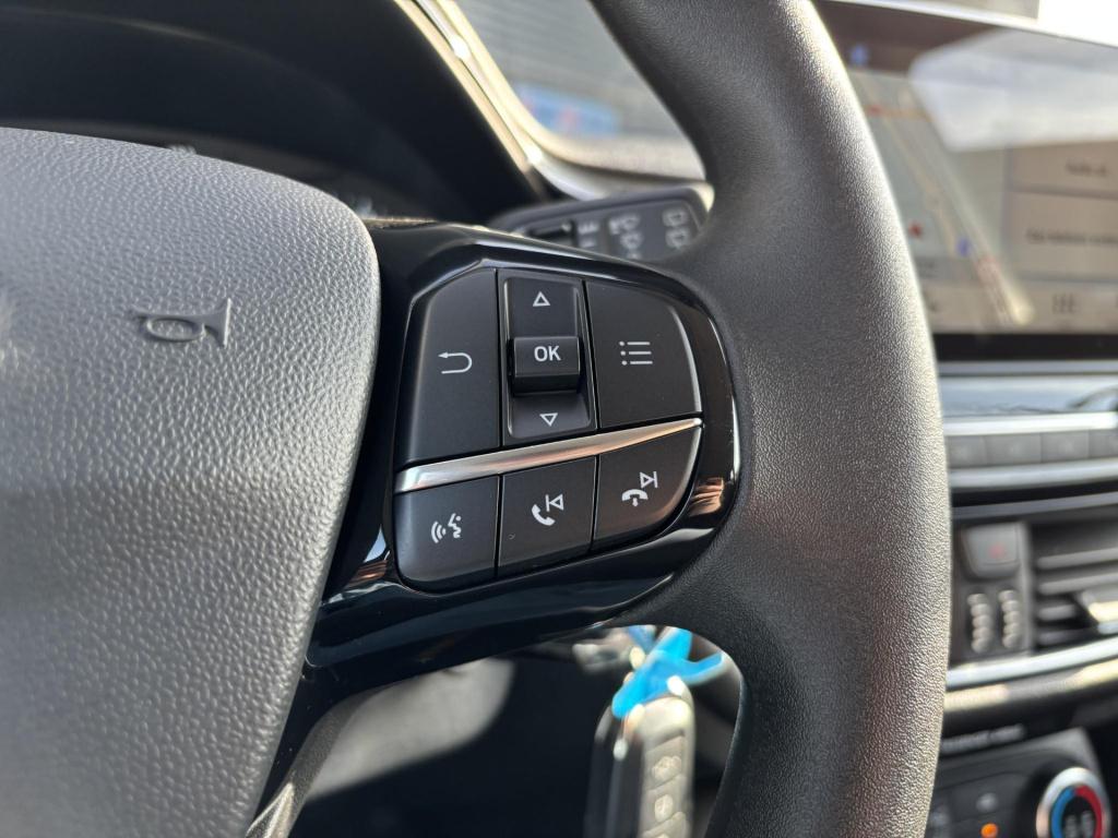 Ford Fiesta 1.1 trend navigation pack + trekhaak, nl-auto!