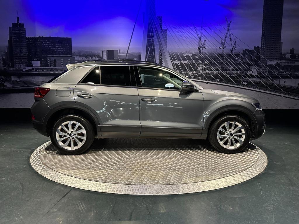 Volkswagen T-roc 1.0 tsi life *acc*17inch*privacy glass*led*appconnect*priv
