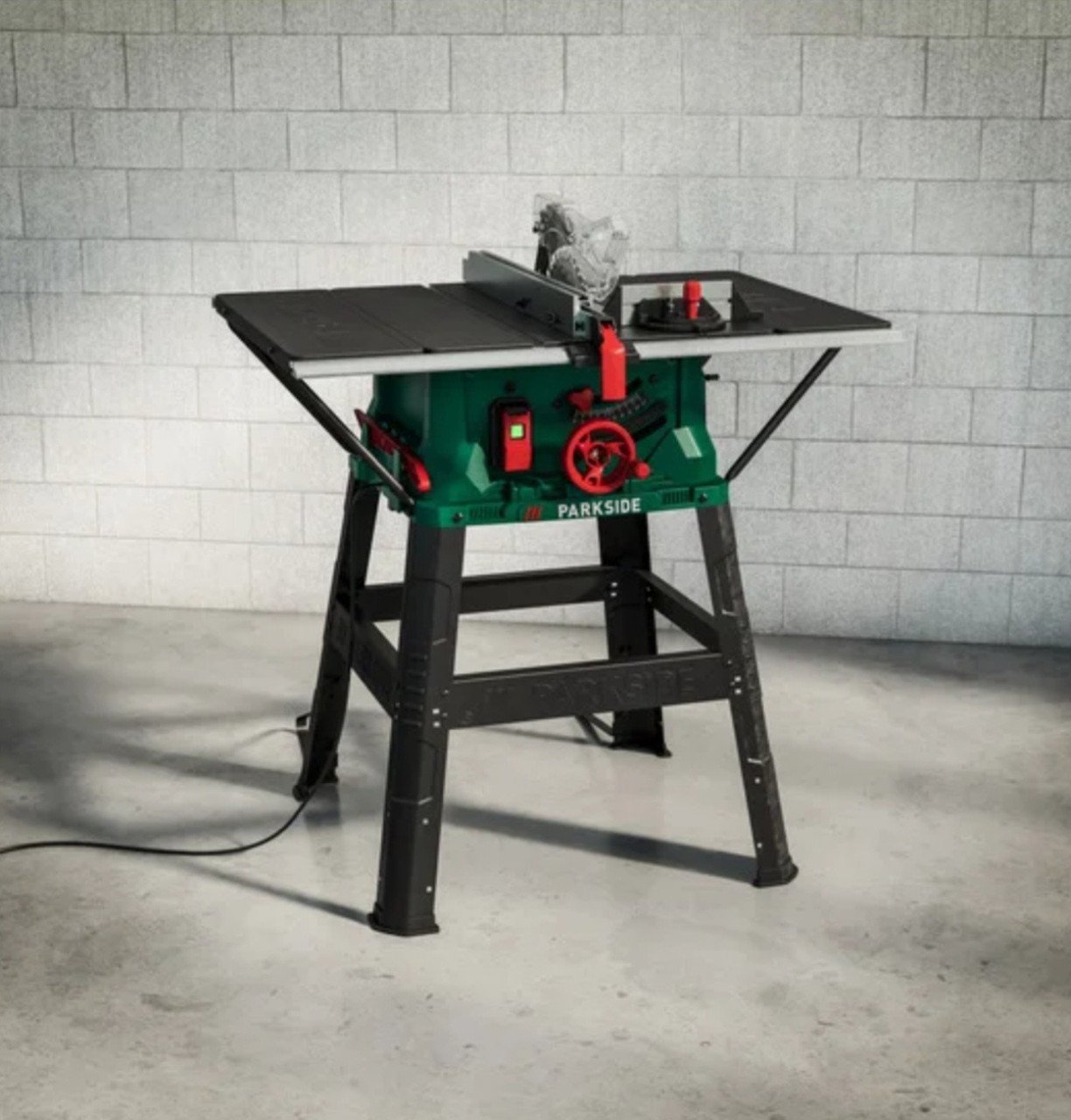 Zaagtafel parkside, bijna nieuw. niet gebruikt wel uit de doos.