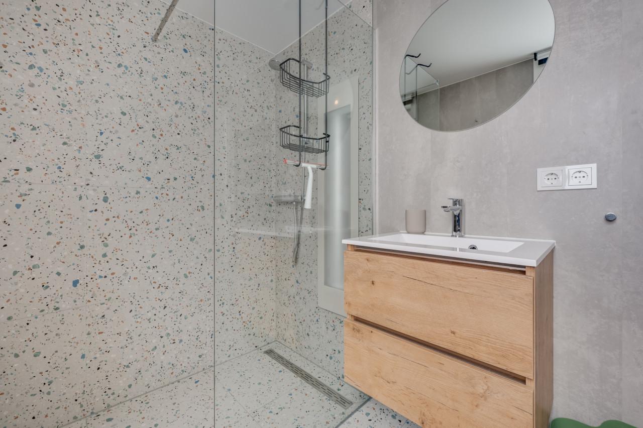 Prachtig gemeubileerde huurwoning. Tijdelijk zonder inschrijving.