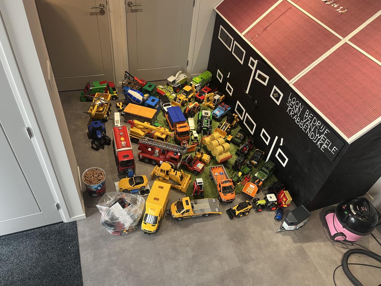 Te koop grote hoeveelheid bruder speelgoed