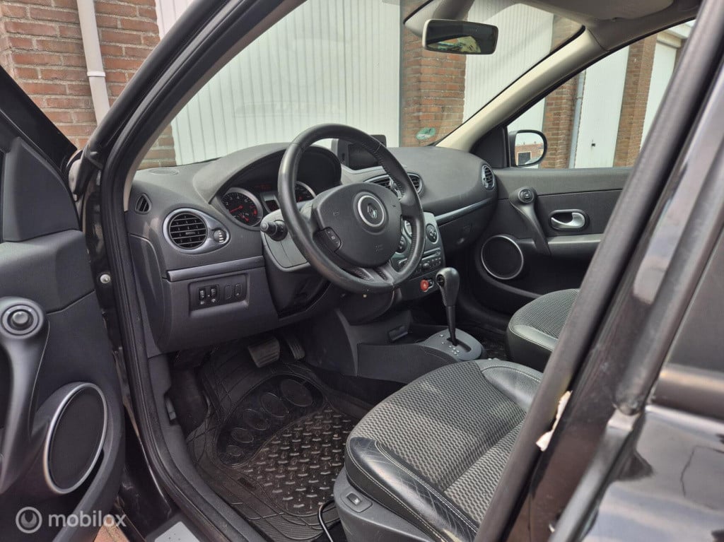 Renault Clio 1.6 dynamique automaat / 5-deurs / airco / cruisecontrol / pan