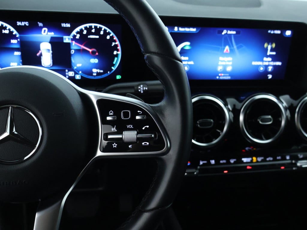 Mercedes-Benz Gla-klasse 250 e business solution luxury line apple carplay 