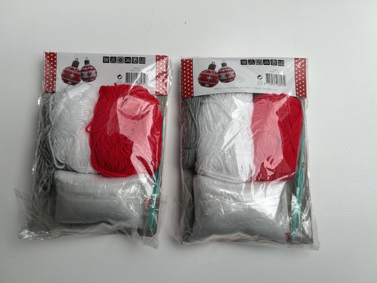 Kerstballen haken...2 pakketjes...nieuw!