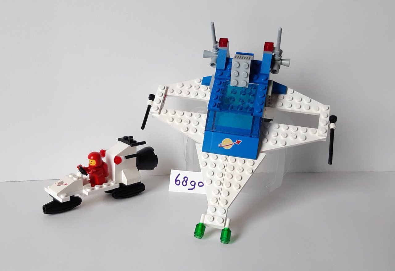 LEGO classic space 6890: Cosmic Cruiser  De set is zoals op de foto's is te