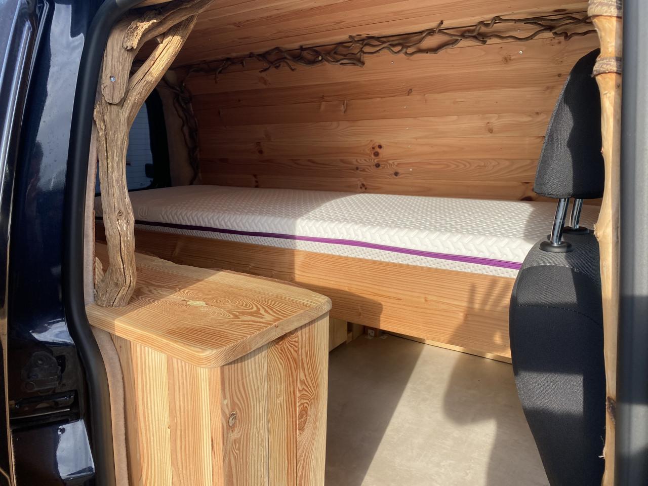 Als nieuwe Microcamper Volkswagen Caddy Maxi 2.0 TDi, Jaar APK en beurt