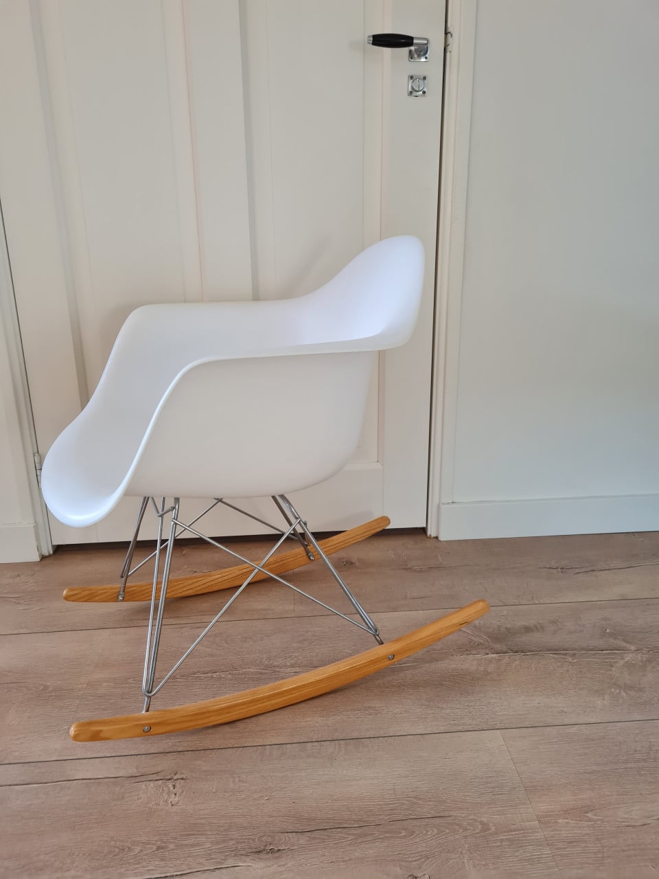 Replica Eames schommelstoel