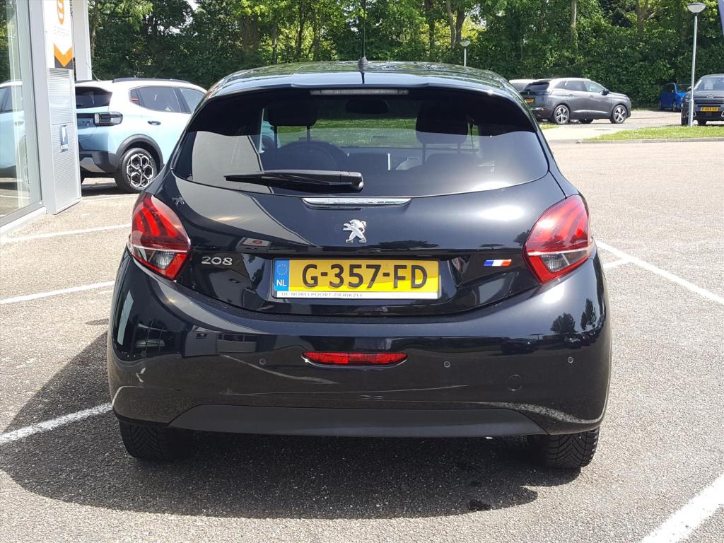 Peugeot 208 blue l. allure 1.5 bluehdi-100pk apple carplay & android auto |