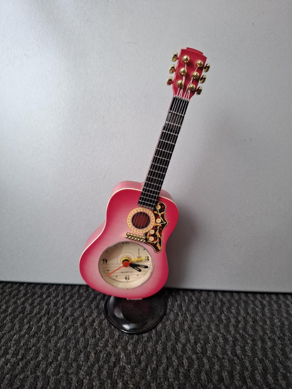 Klok gitaar (nieuw)