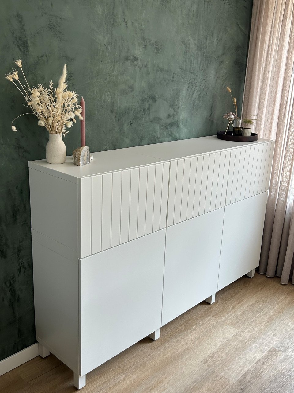Te koop: Stijlvolle tweedehands dressoirkast – 180 cm breed.