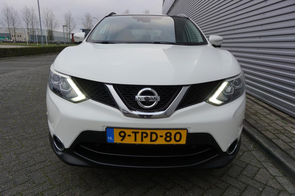 Nissan Qashqai 1.2 premier edition climate / navi / camera / dab / cruise /