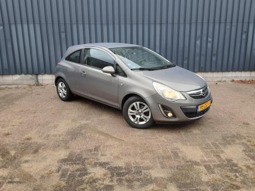 Opel Corsa 1.2-16V Cosmo