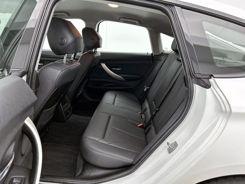 BMW 3-serie 320i xdrive executive | automaat | navigatie | leder | climate 