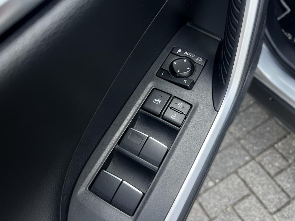 Toyota Rav4 2.5 hybrid awd bi-t. | trekhaak 1650kg | stuurverwarming |