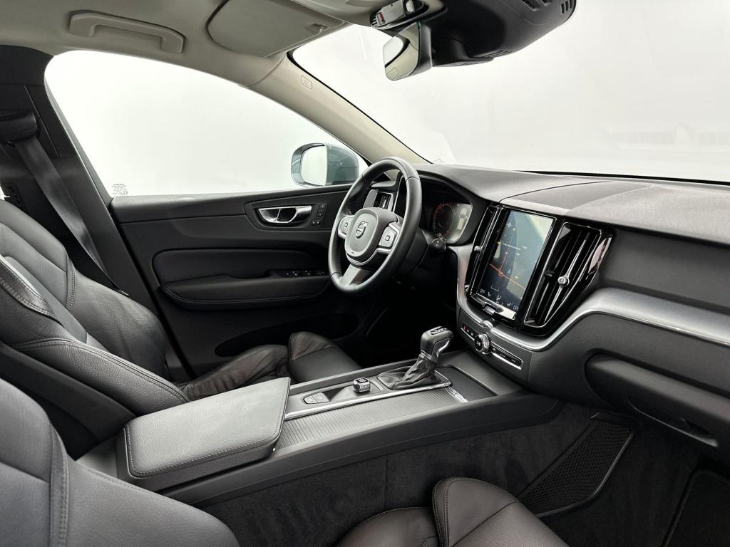 Volvo XC60 t5 253pk momentum| adap.cruise| trekhaak| leder| stoel.verw.