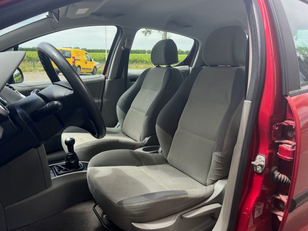 Peugeot 207 1.4 - 16v x-line