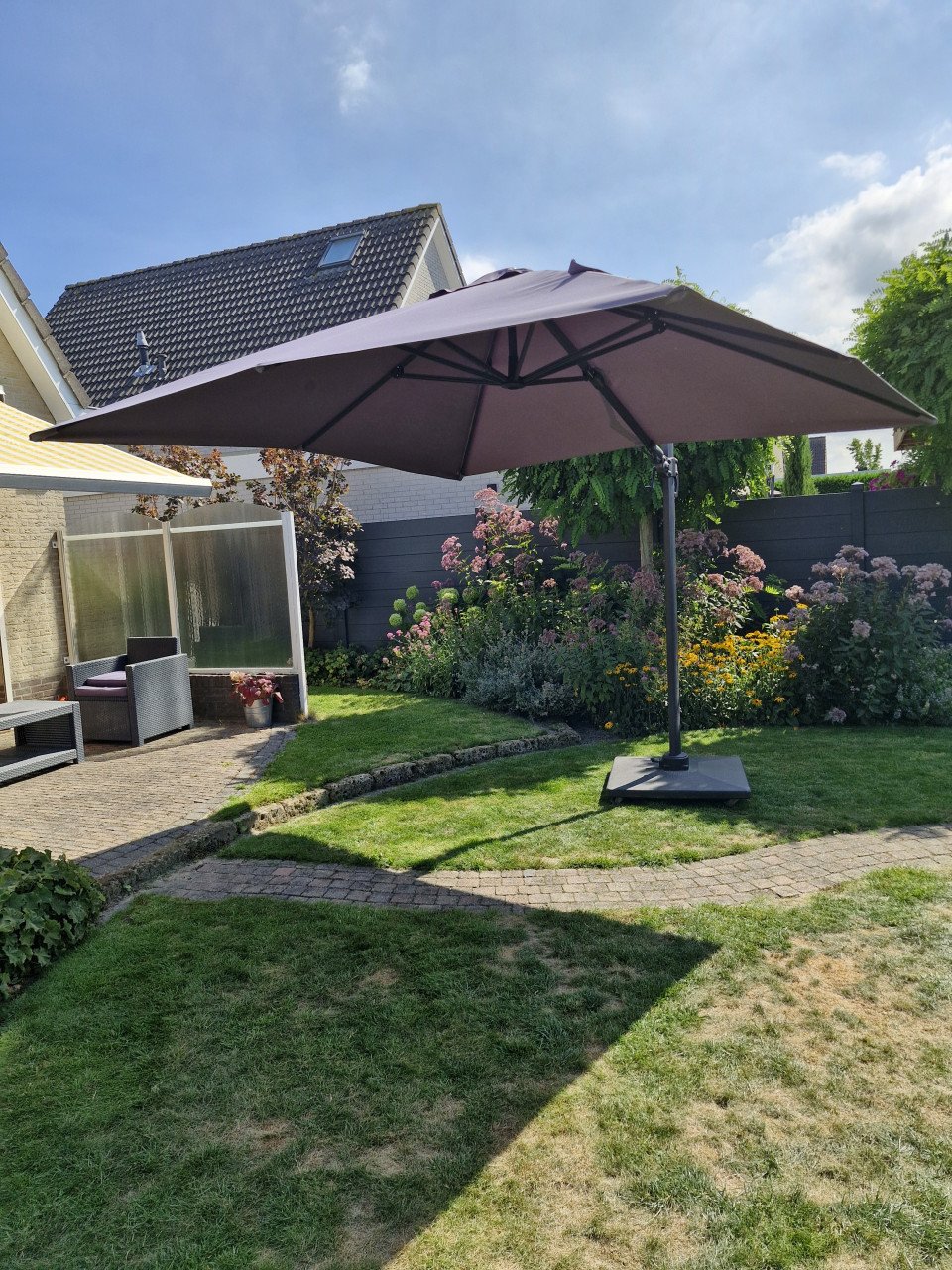 Zweefparasol, 3 meter, met zware voet en nieuwe hoes