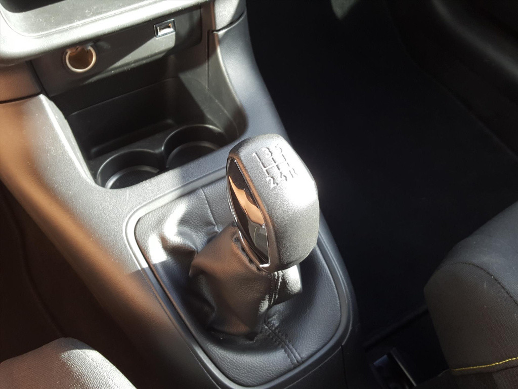 Citroen C3 1.2 puretech 82pk s&s feel navigatie | trekhaak | cruise & clima