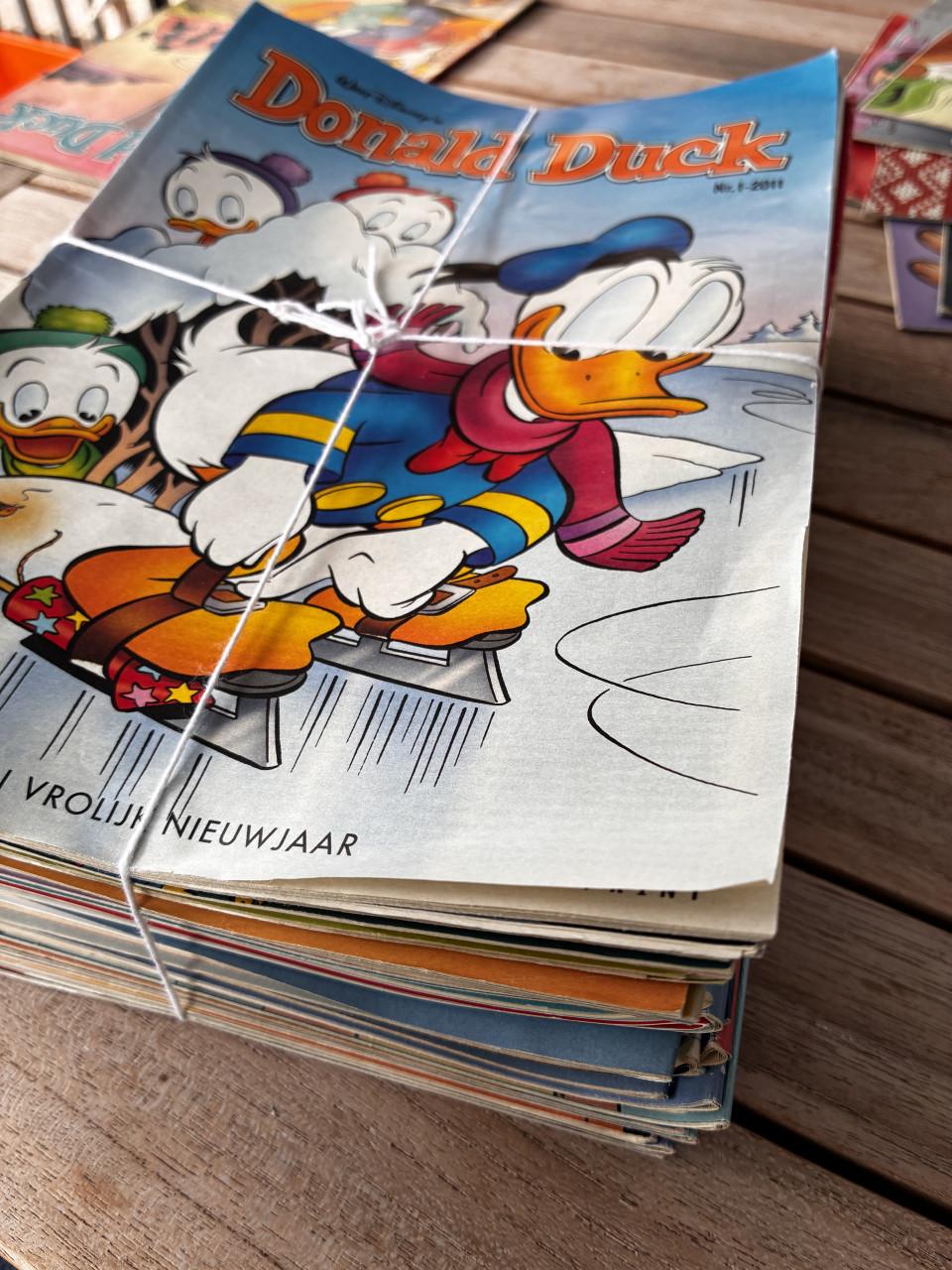 Complete jaargangen van het vrolijk weekblad „Donald Duck“