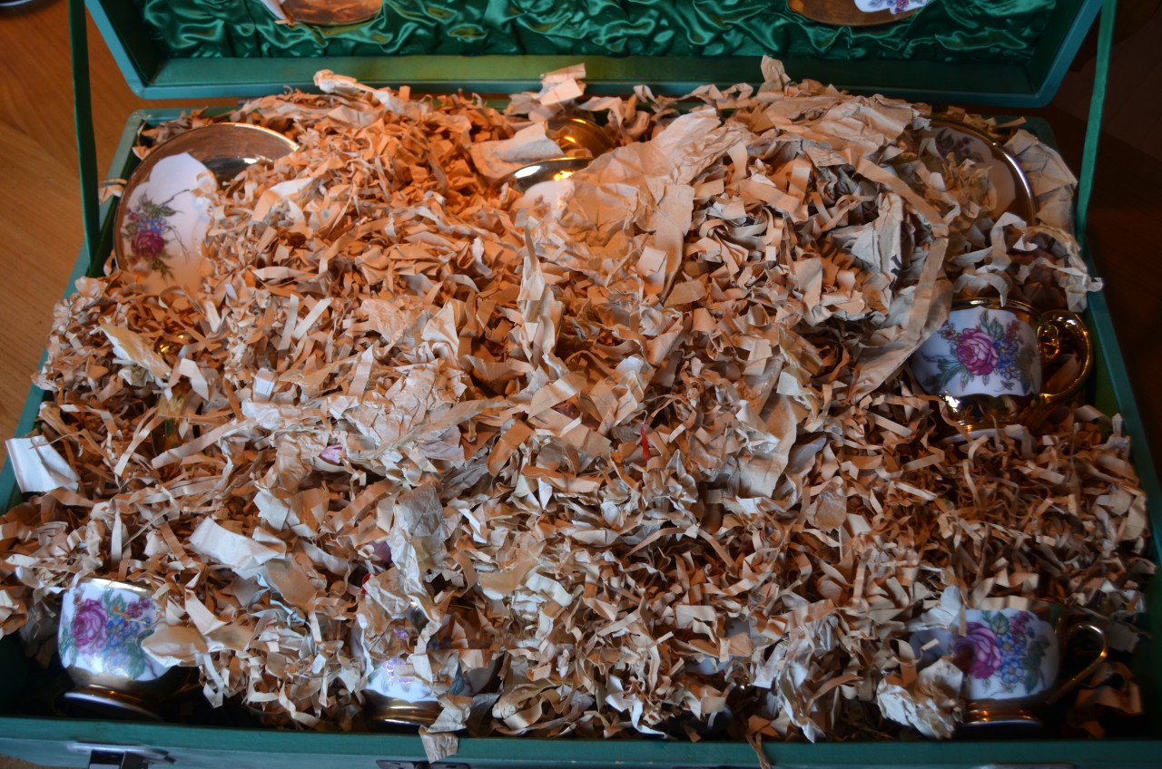 21 Delig Chinees verguld porseleinen theeservies in koffer
