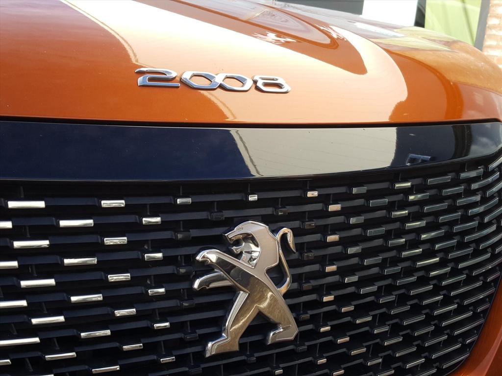 Peugeot 2008 allure 1.5 bluehdi 130pk automaat (eat8) apple carplay & andro