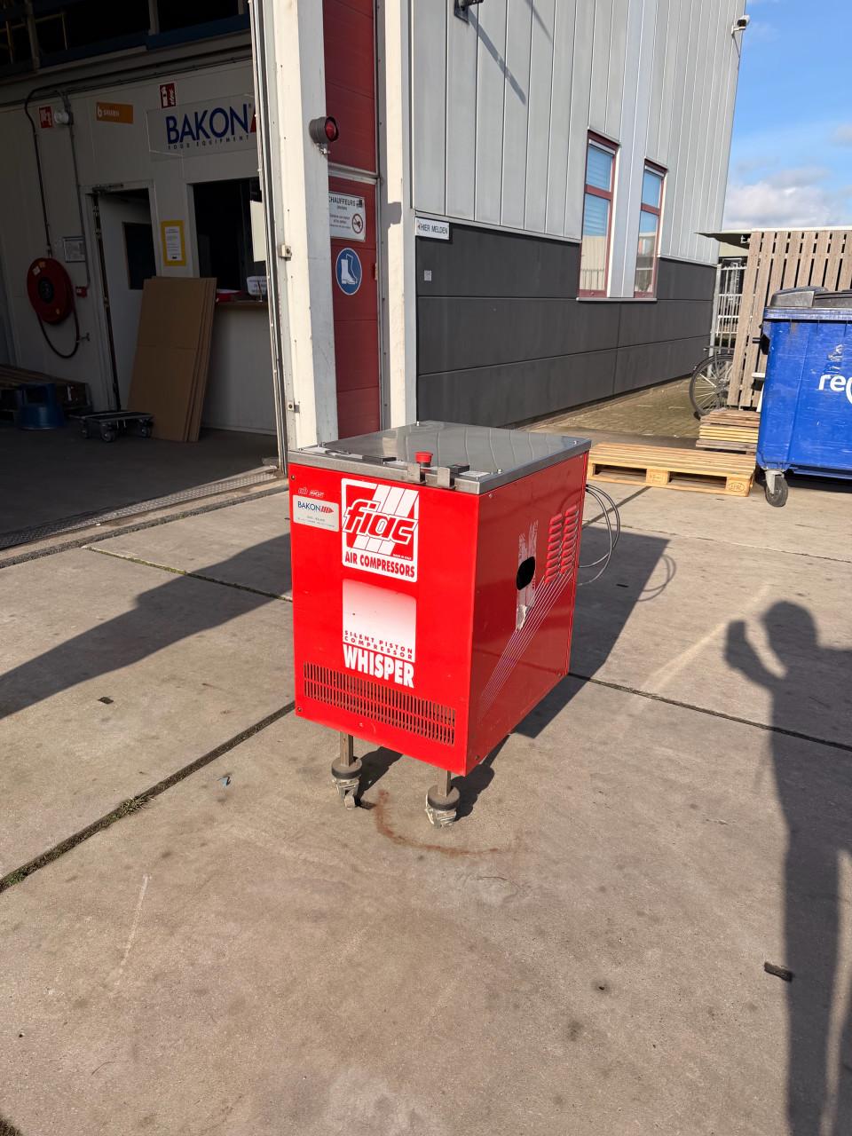 2X Fluister stille compressor max 10 bar