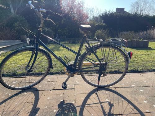 Damesfiets koga myata met rokkenzadel